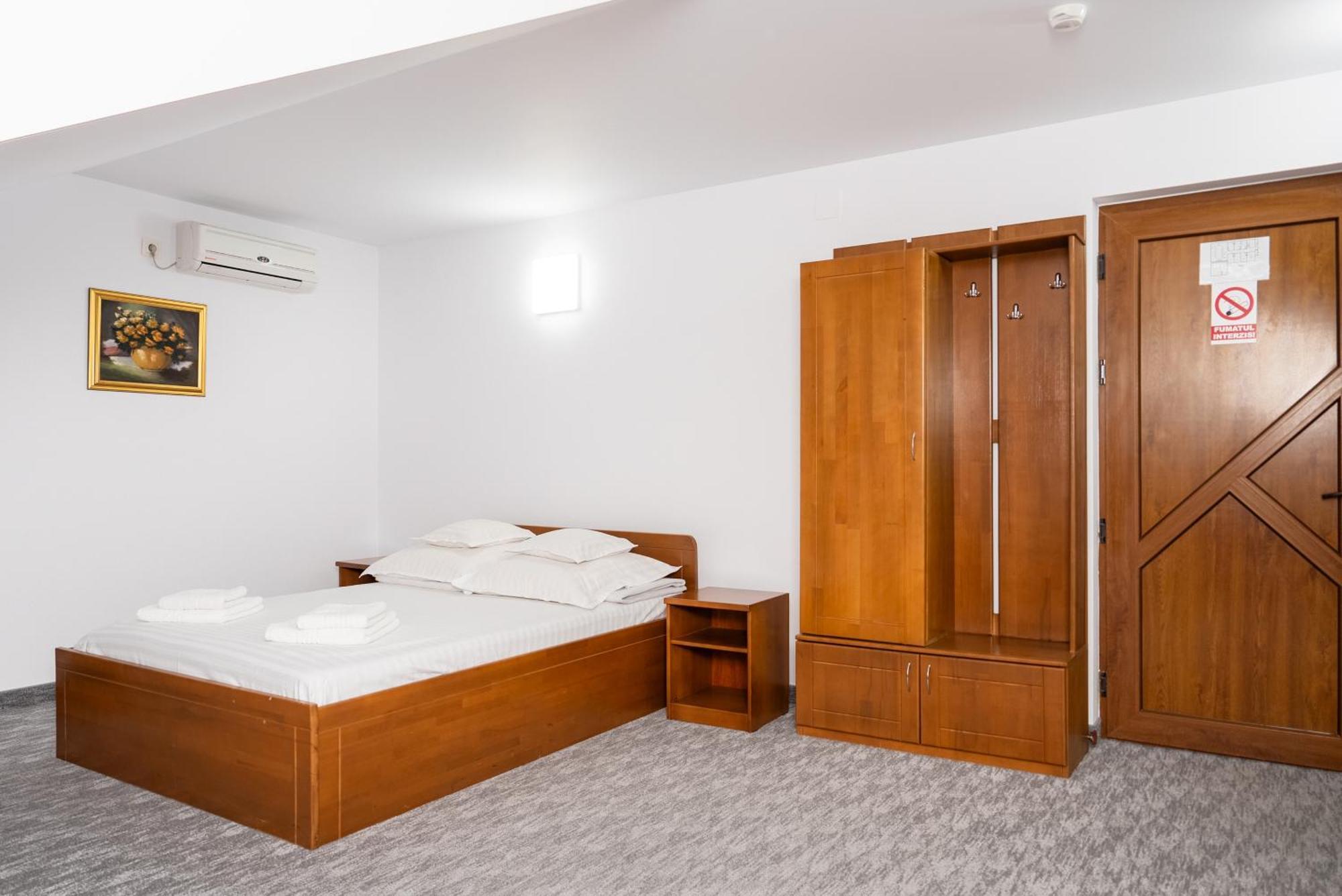 Hotel Casa De Piatra Scheia Eksteriør bilde